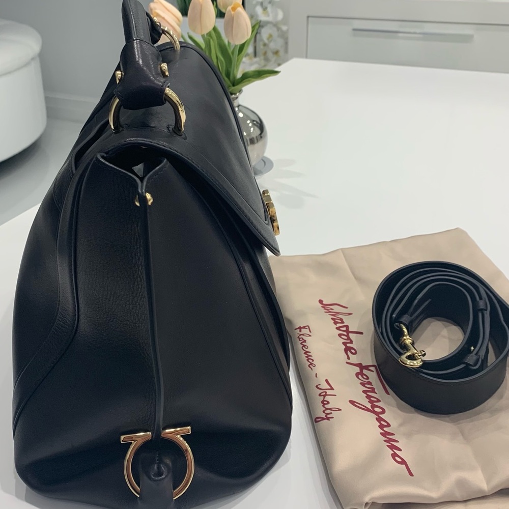 Black leather Salvatore Ferragamo Suzanna tote bag
